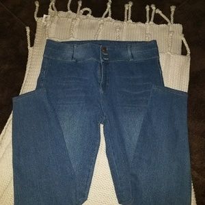Medium wash stretch jeans